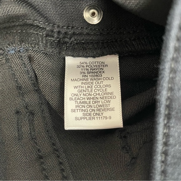 NWT‎ Liz Claiborne Black Classic Skinny Jeans Size 12 Flex Fit - Picture 10 of 14